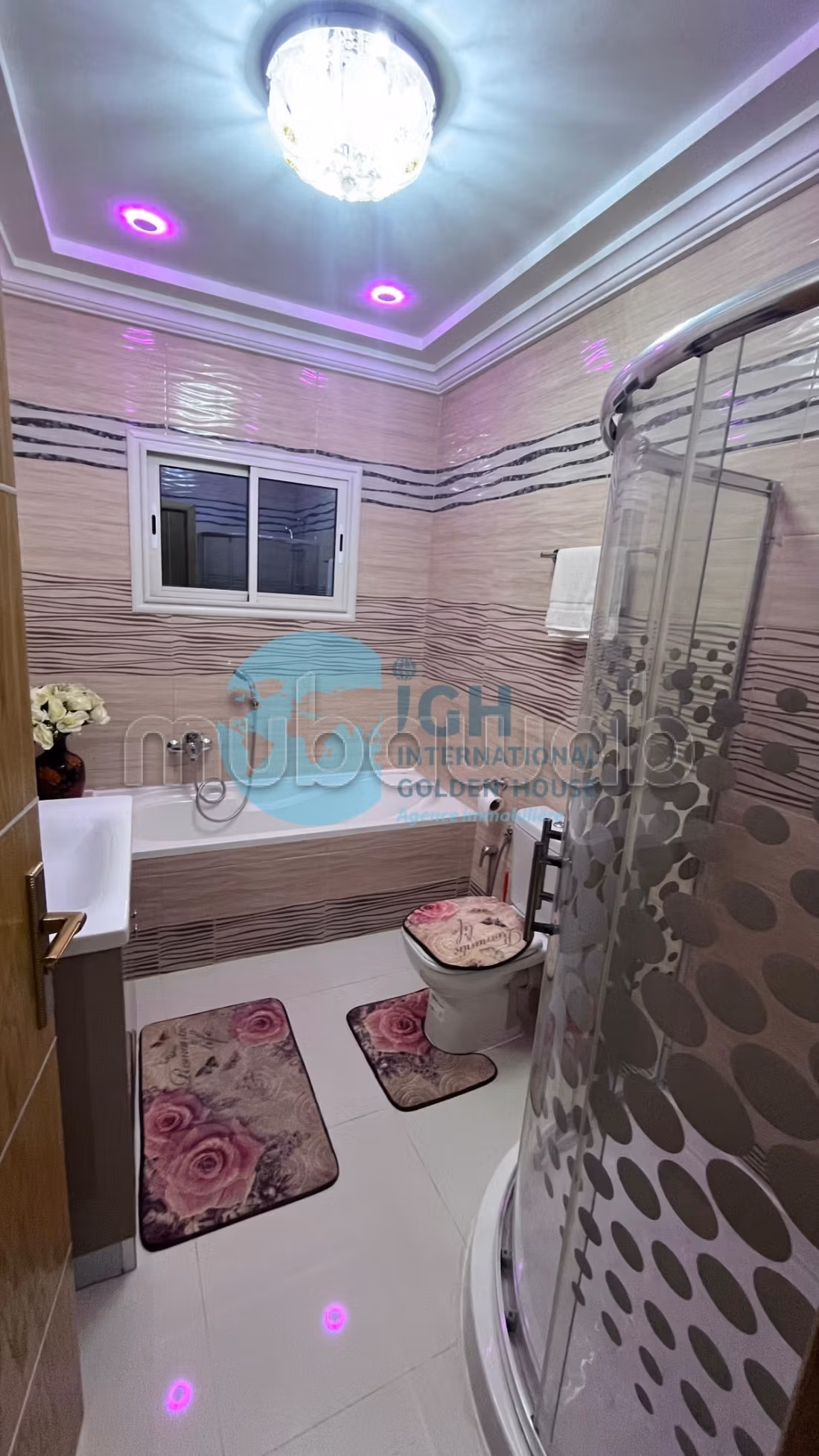 Splendid villa for sale. 3 beautiful rooms. Storage unit