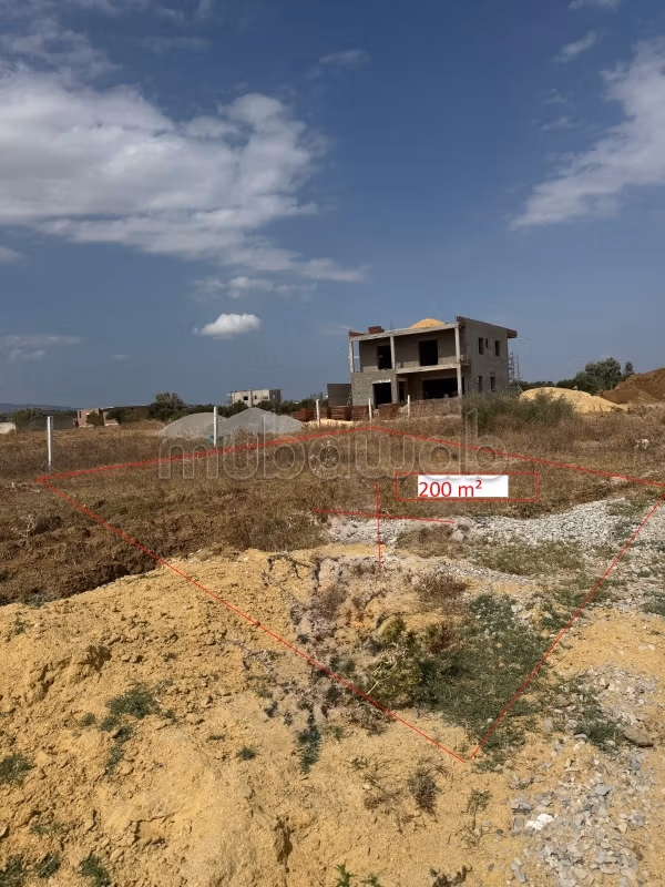 Terrain à vendre à Hammamet 
Douikhla