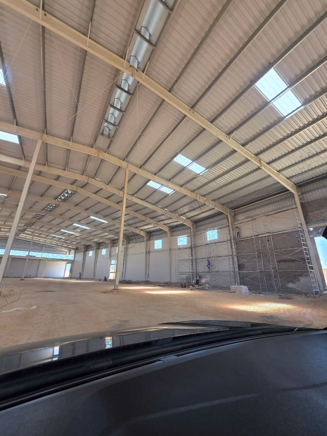 Unités industrielle neuve aux normes internationales de 8.000 m de surface utile a la location a Bouskoura
