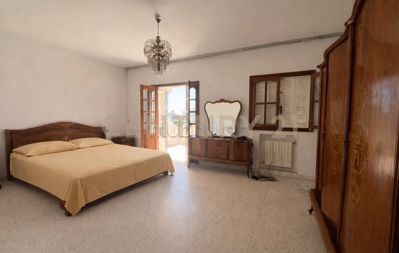 A vendre Villa s6 à ennasr 1