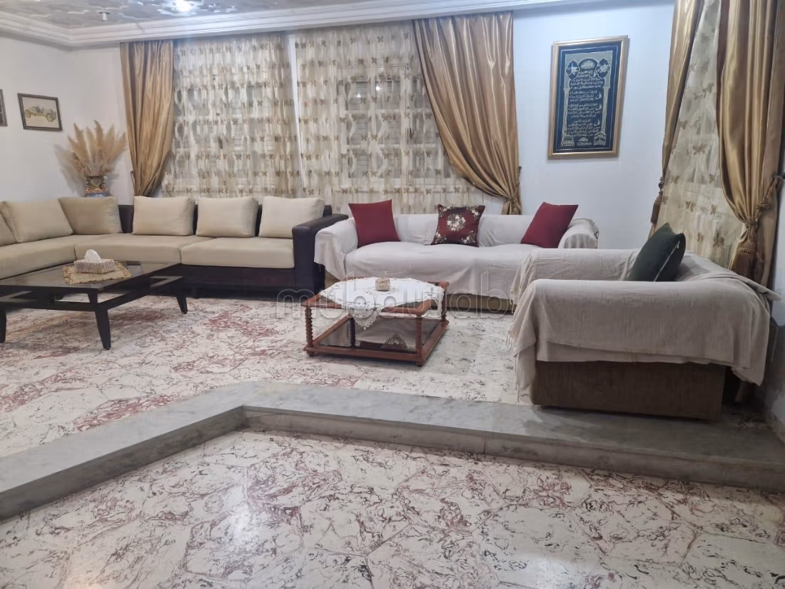 Maestosa villa in affitto a Chott Meriem. 3 belle camere da letto