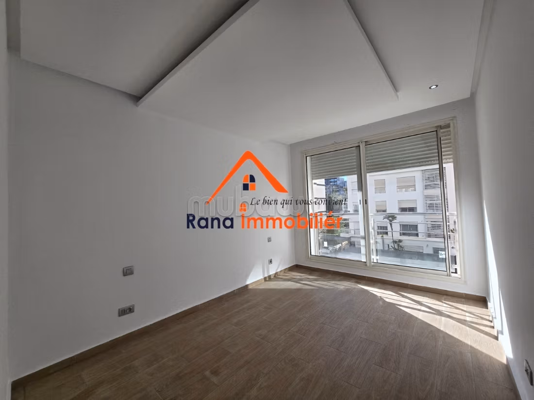 Empty apartment for rent in Hay Riad Prestigia