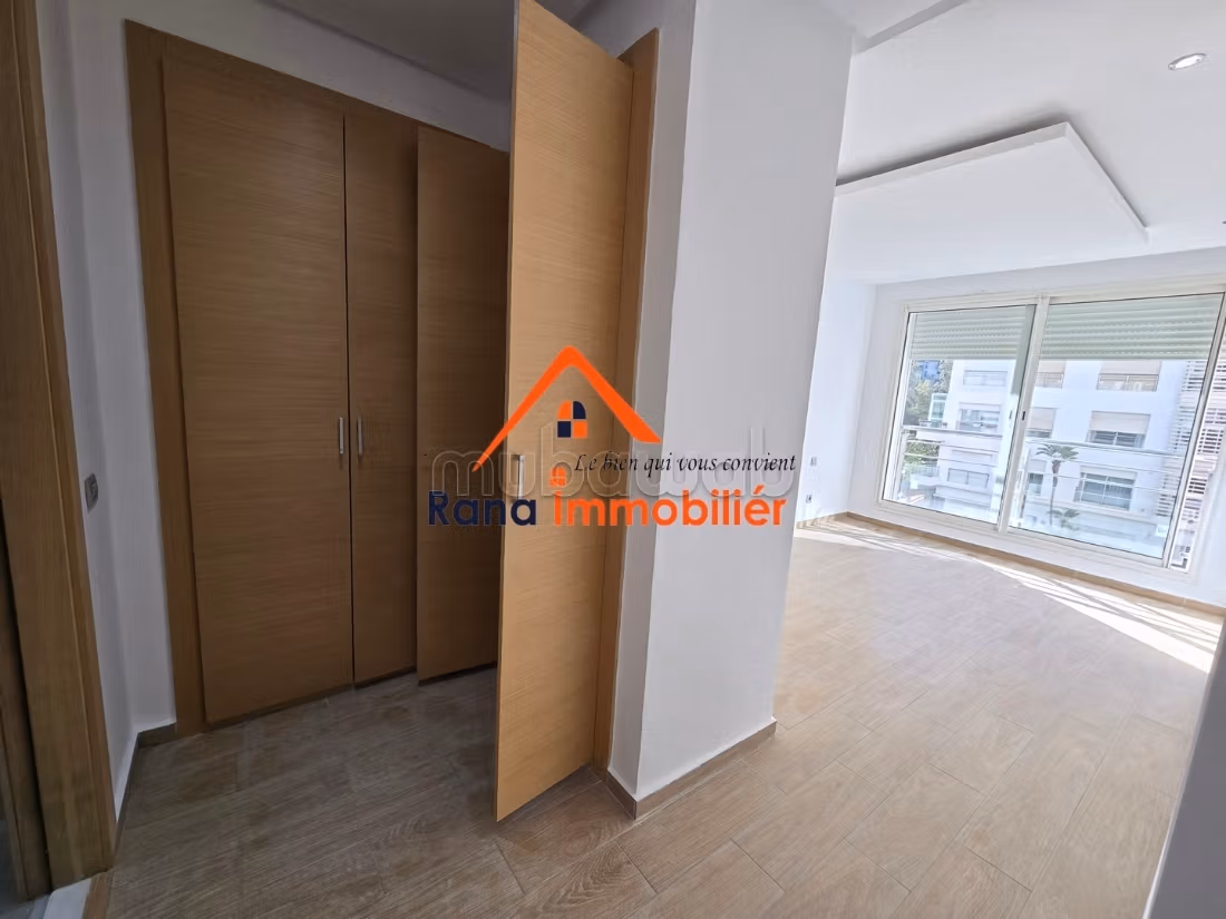Empty apartment for rent in Hay Riad Prestigia
