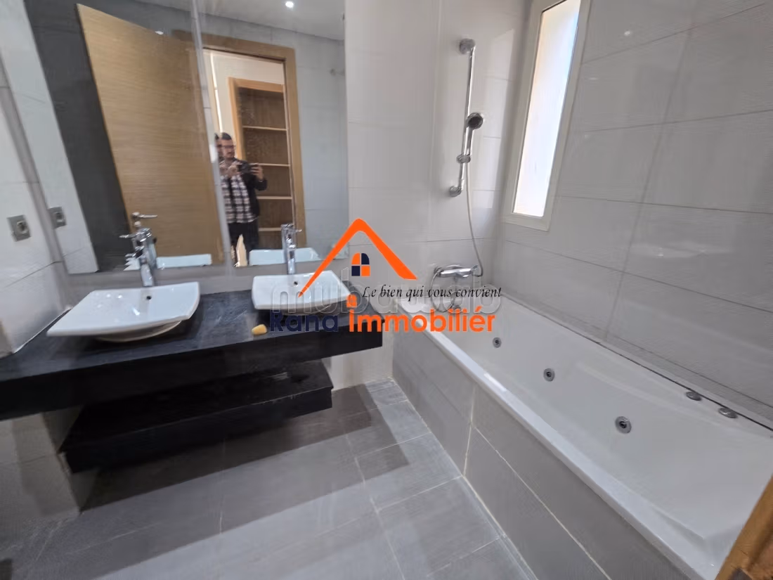 Empty apartment for rent in Hay Riad Prestigia