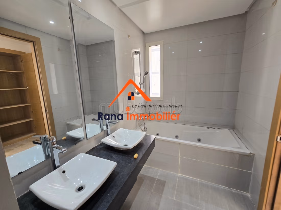 Empty apartment for rent in Hay Riad Prestigia