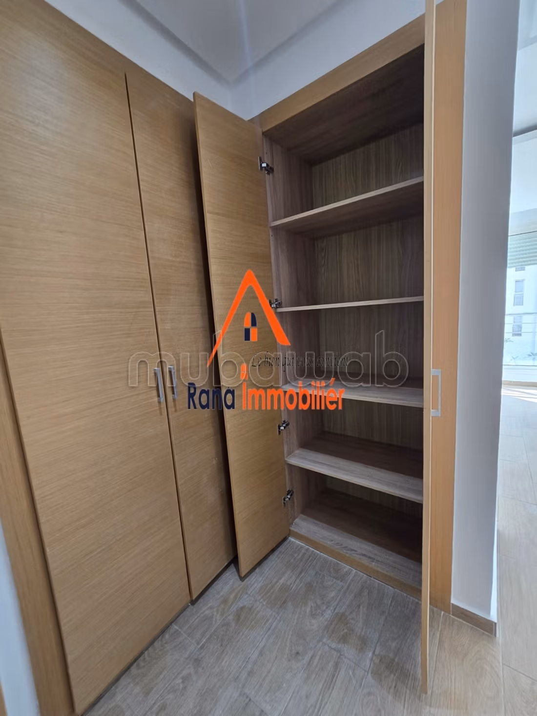 Empty apartment for rent in Hay Riad Prestigia