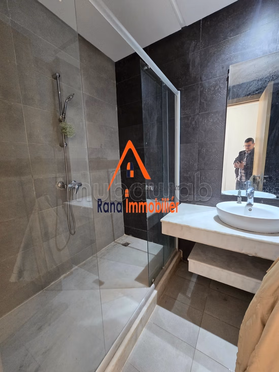 Empty apartment for rent in Hay Riad Prestigia