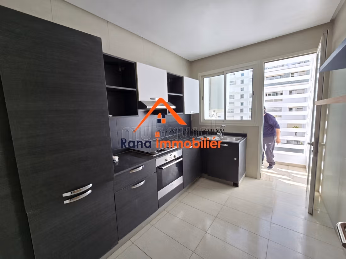 Empty apartment for rent in Hay Riad Prestigia