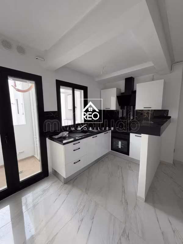 For sale: A S1 apartment in Cité Wahat