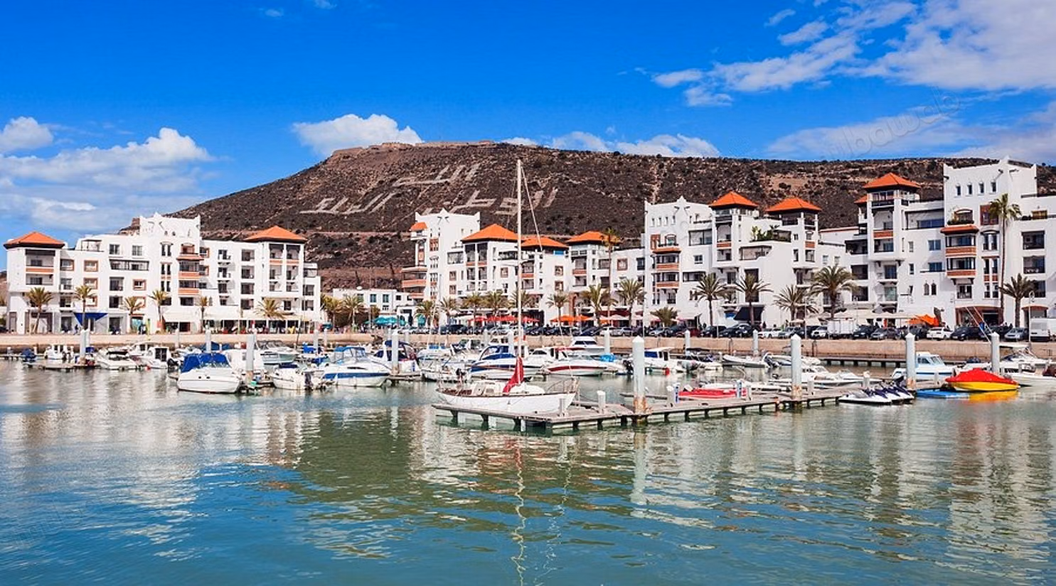 Apartamento de lujo con vista al puerto deportivo – Estancia cómoda en Agadir