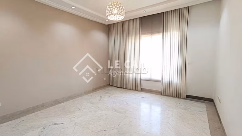 For sale S1 apartment at Lake 2