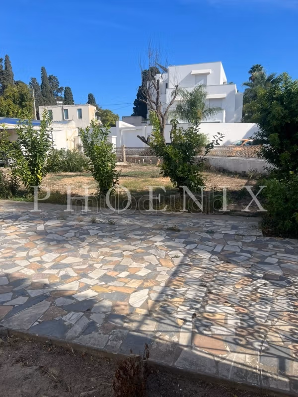 Villa S4 avec jardin a rénover au coeur de laMarsa