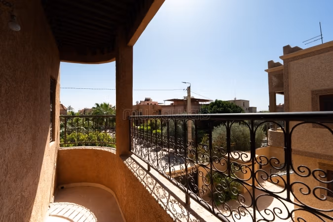 Appartement de 180 m² au sein d'une villa