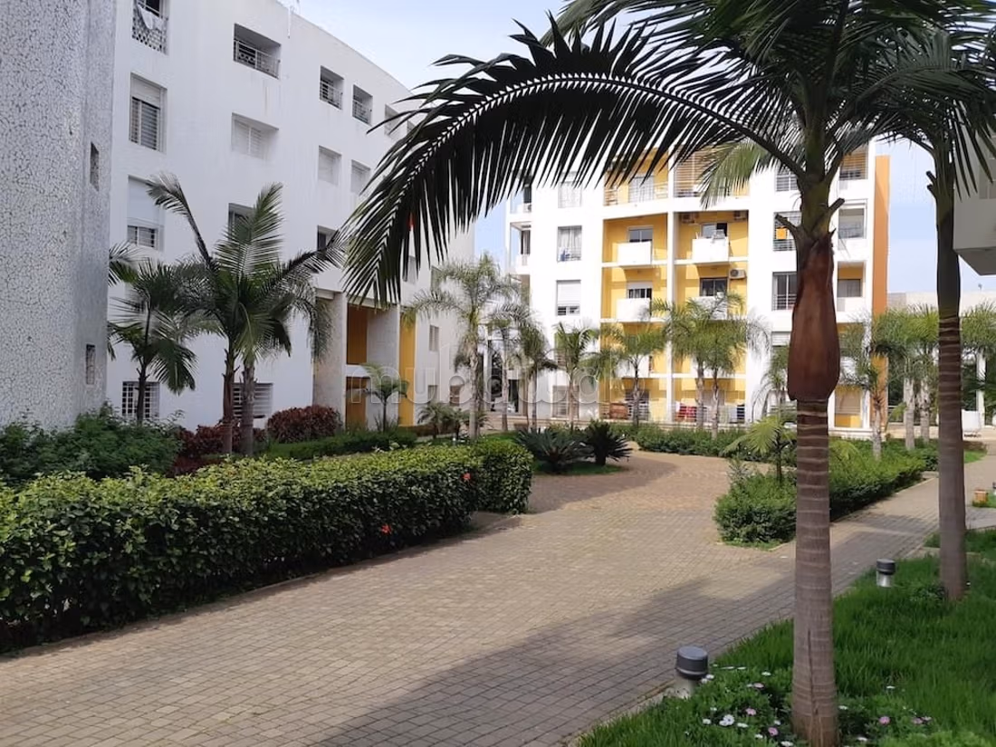 Appartement cossu à Vendre – Riad Oulad Mtaa