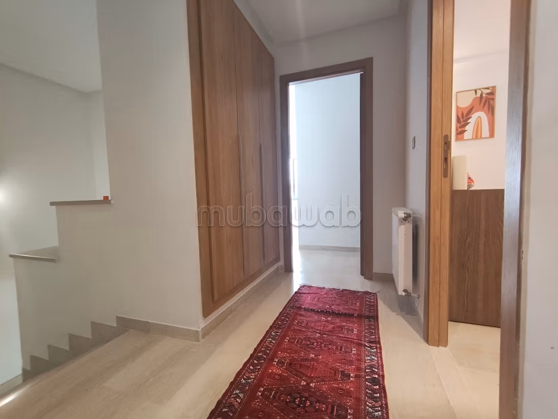 Appartement à louer à Gammarth. Surface de 193 m². Système de parabole et résidence sécurisée