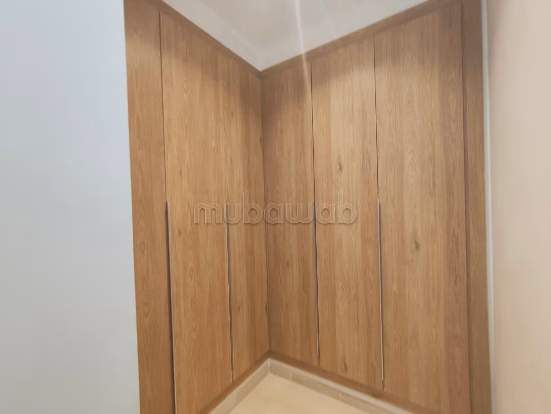 Appartement à louer à Gammarth. Surface de 193 m². Système de parabole et résidence sécurisée