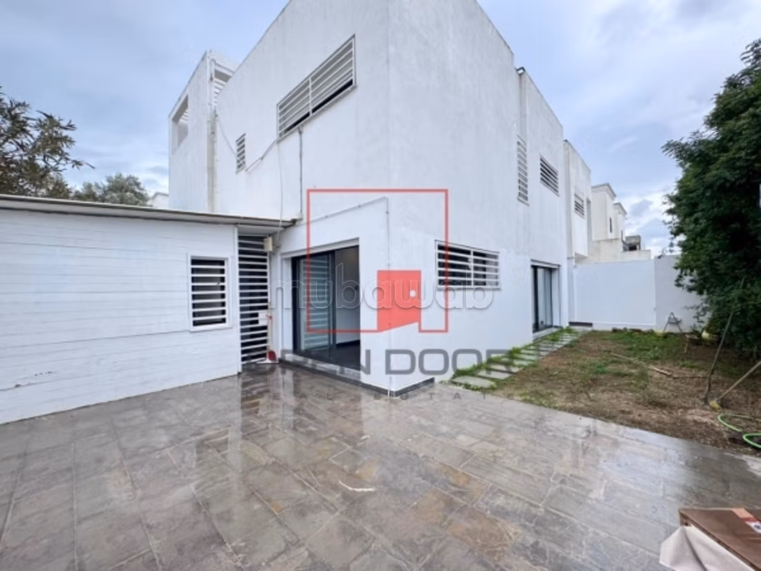Duplex affascinante con giardino nel quartiere dei pini