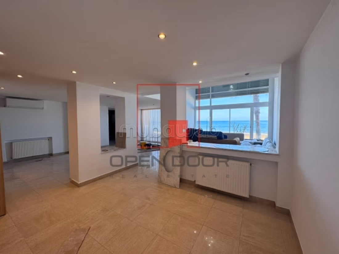 Duplex S4 arredato a piedi nell'acqua a La Marsa