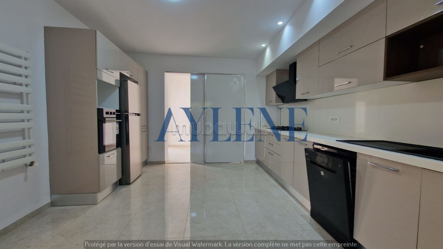 S3 with garden and sea view