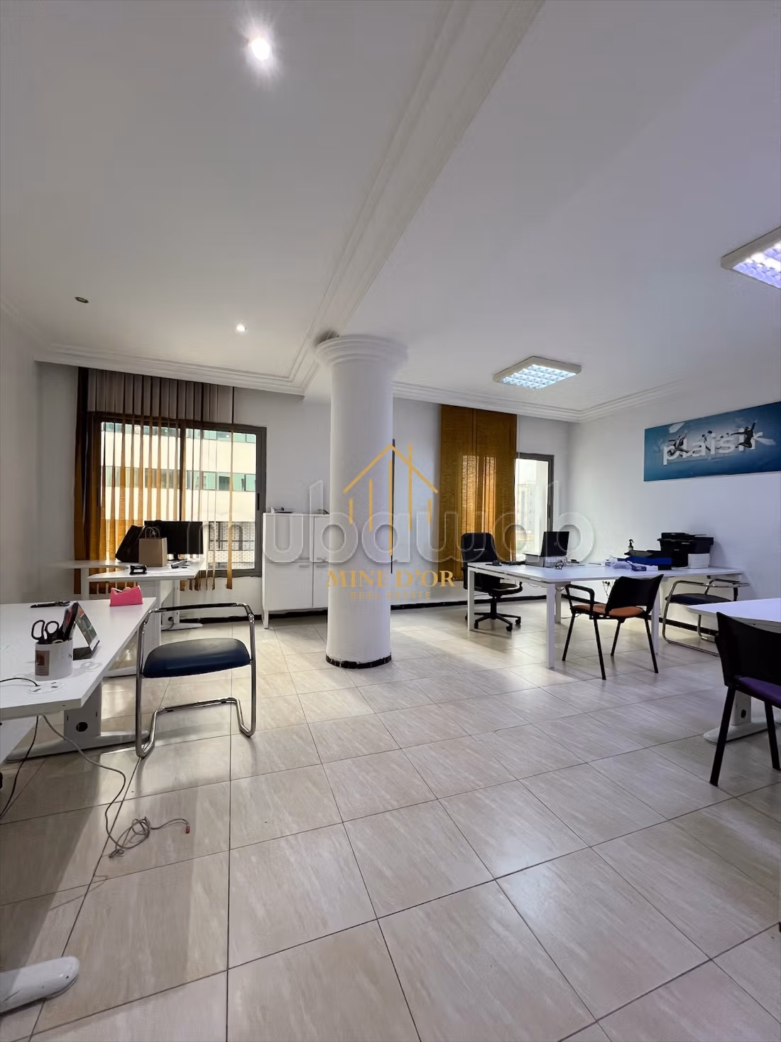 À Louer Plateau spacieux 335m² à Montplaisir