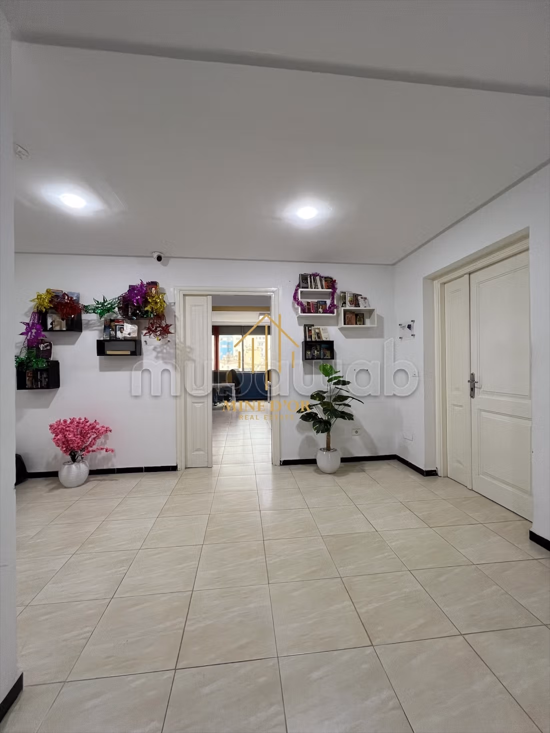 À Louer Plateau spacieux 335m² à Montplaisir