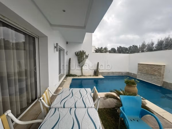 Semi-detached villa for rent