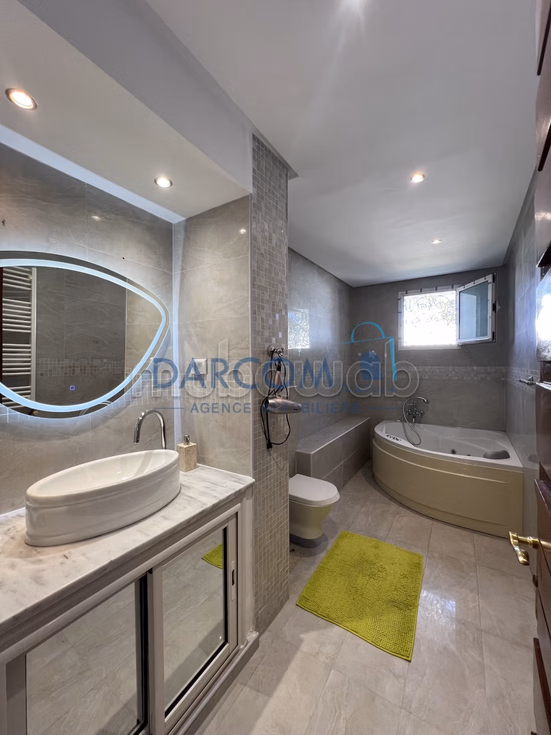 Villa lussuosa arredata nei Giardini di Cartagine