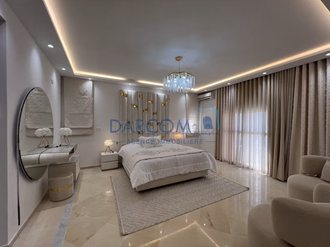 Villa lussuosa arredata nei Giardini di Cartagine