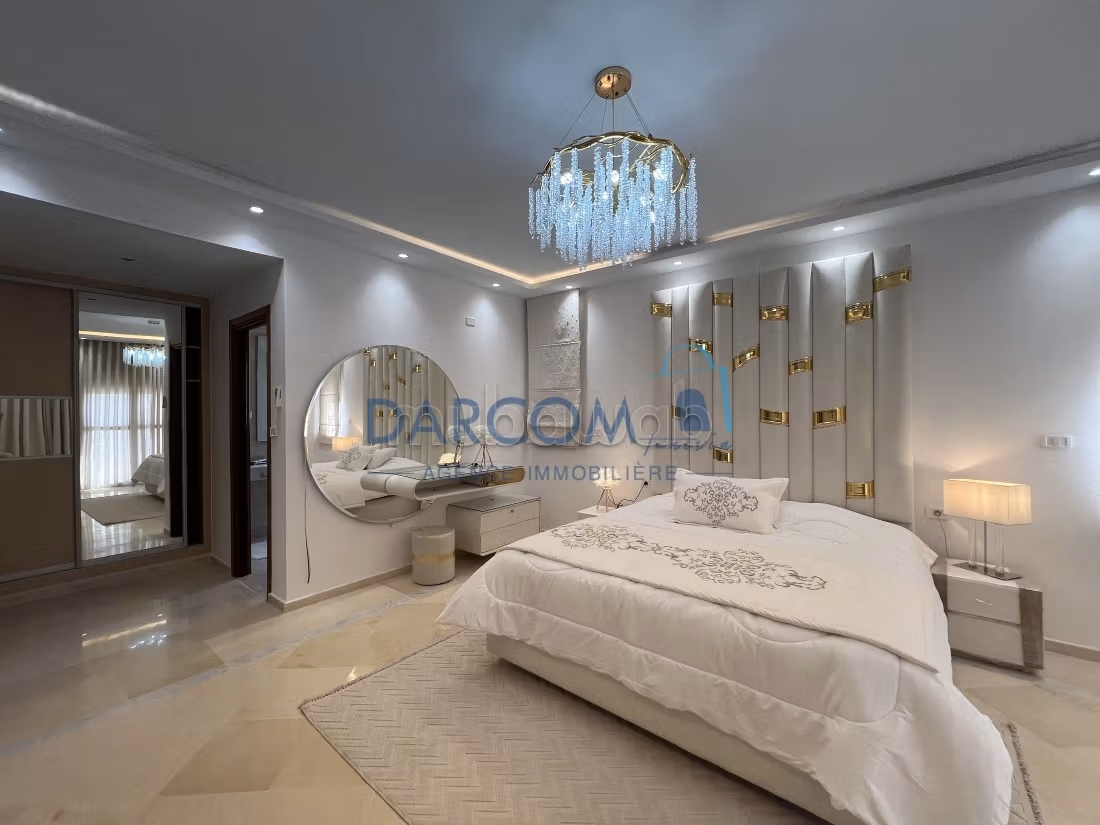 Villa lussuosa arredata nei Giardini di Cartagine