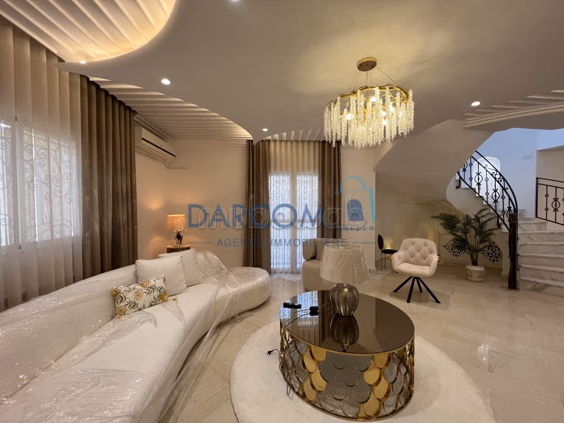 Villa lussuosa arredata nei Giardini di Cartagine