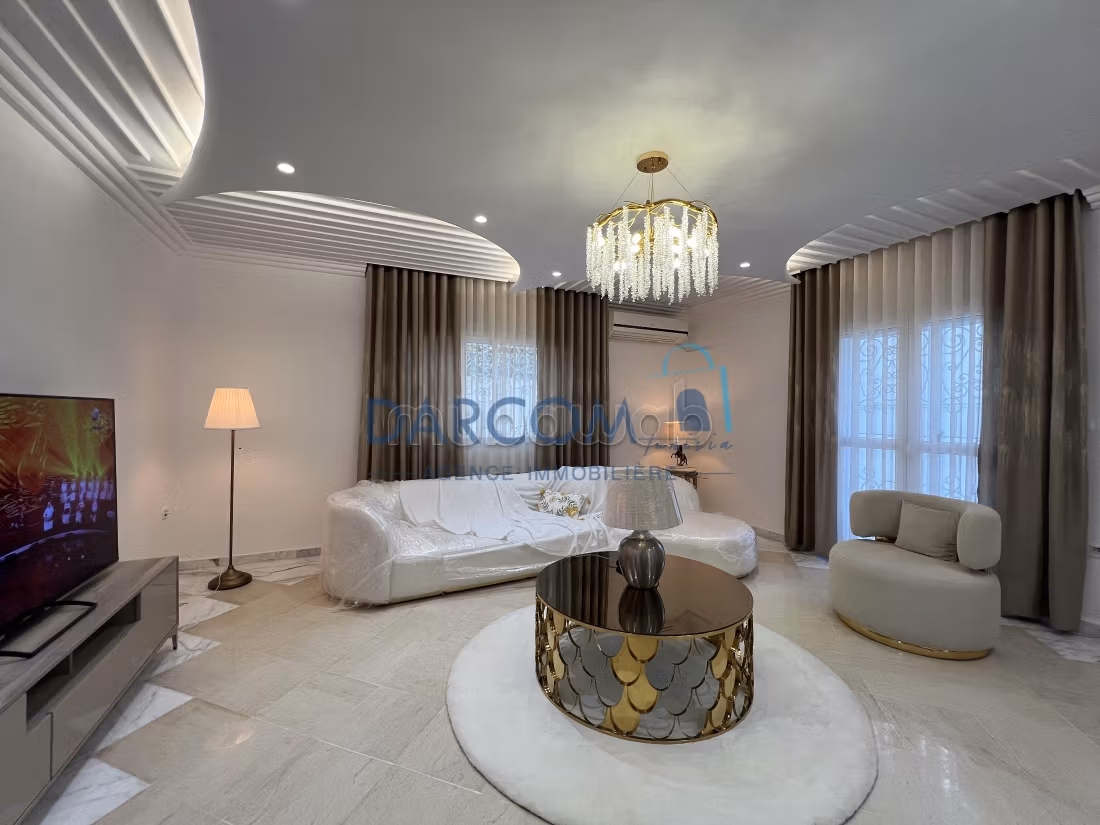 Villa lussuosa arredata nei Giardini di Cartagine