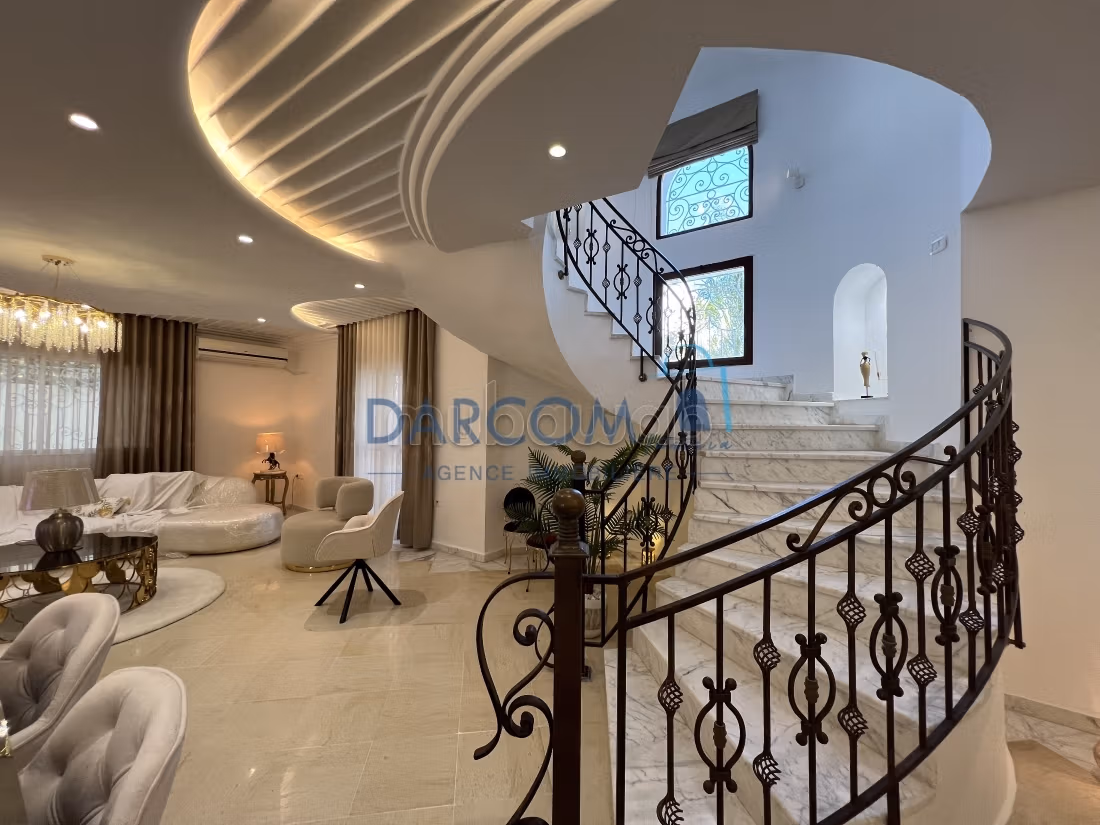 Villa lussuosa arredata nei Giardini di Cartagine