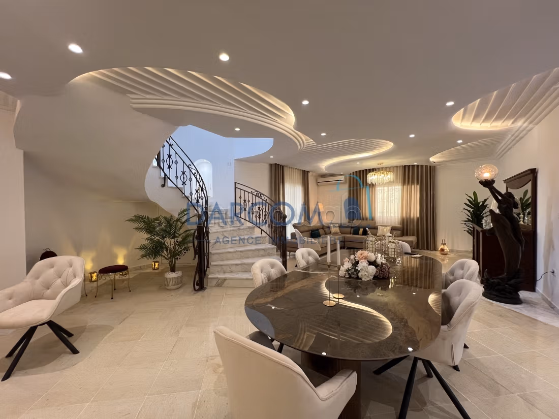 Villa lussuosa arredata nei Giardini di Cartagine