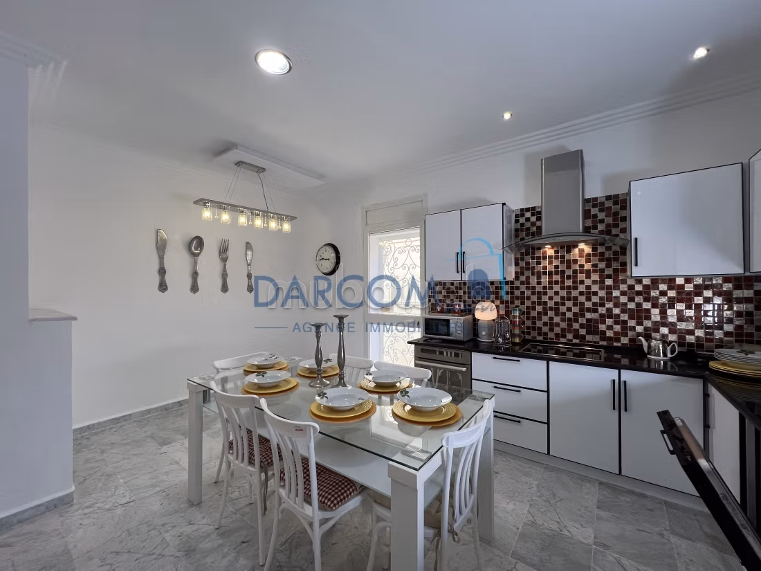 Villa lussuosa arredata nei Giardini di Cartagine