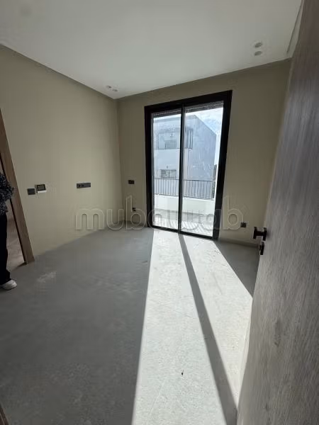 Appartement en vente à Casablanca Finance City. 1 Pièce. Antenne parabolique et Porte blindée