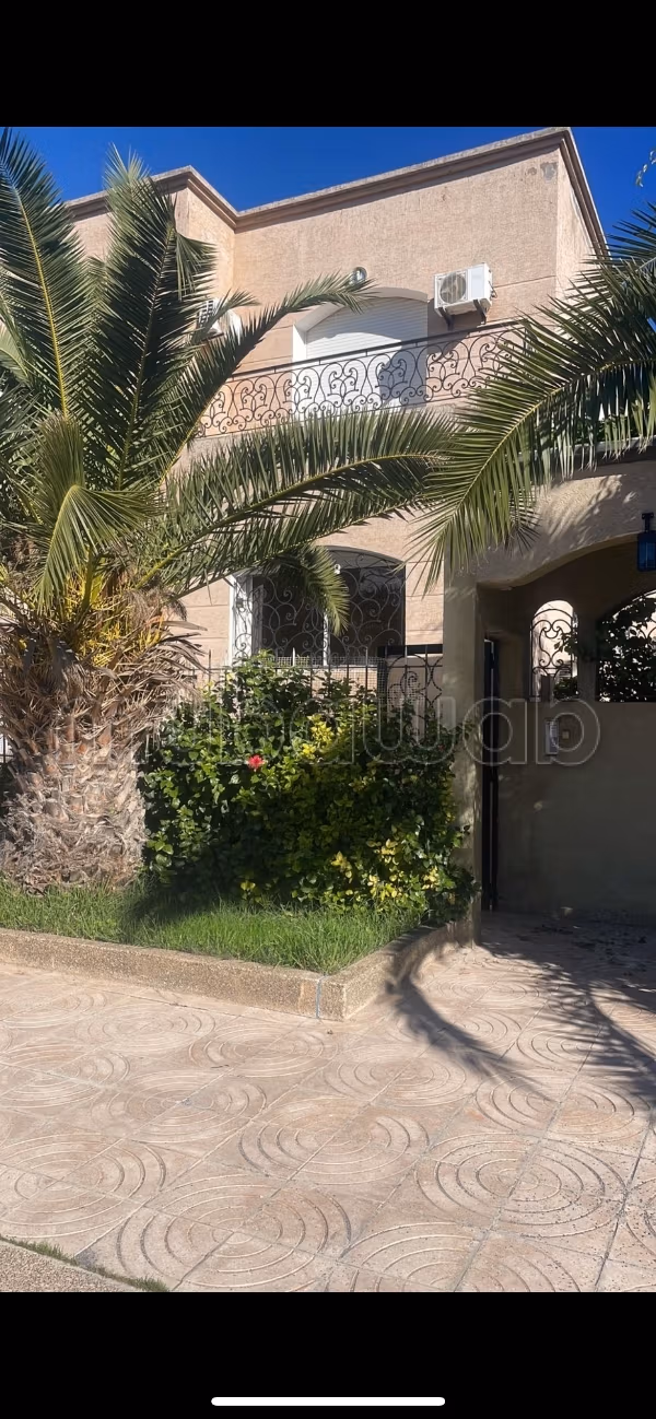 Villa avec piscine à louer 
nouaceur 
bouskoura