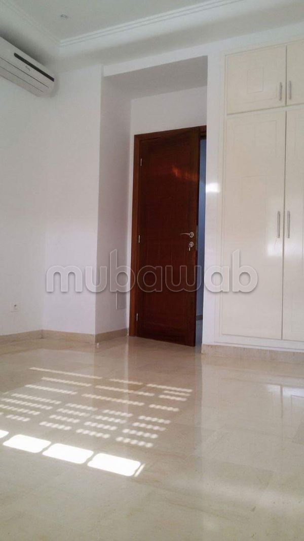 Large high standing apartment in Skik city