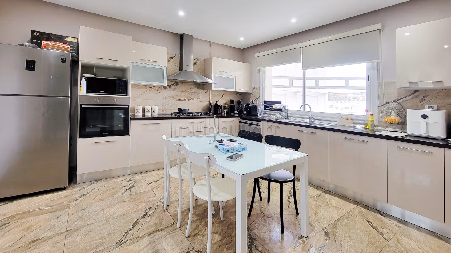 À vendre un appartement S2 à Jienen Ennasr