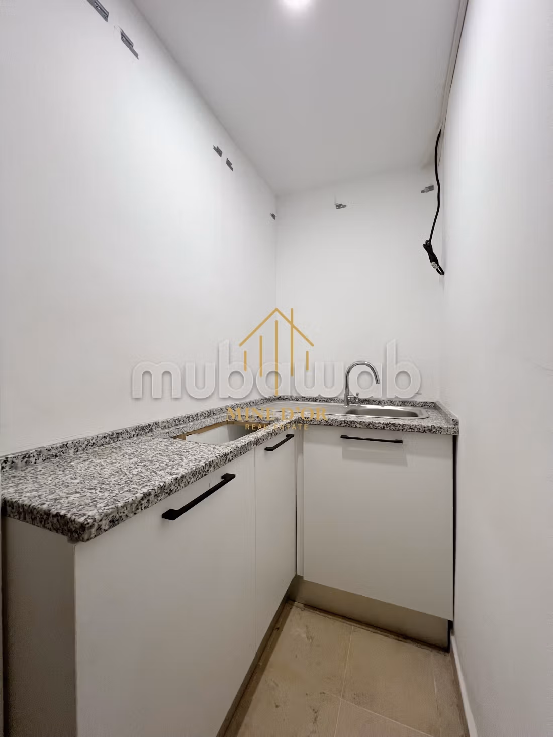 Location Bureau H3 150m² à Montplaisir