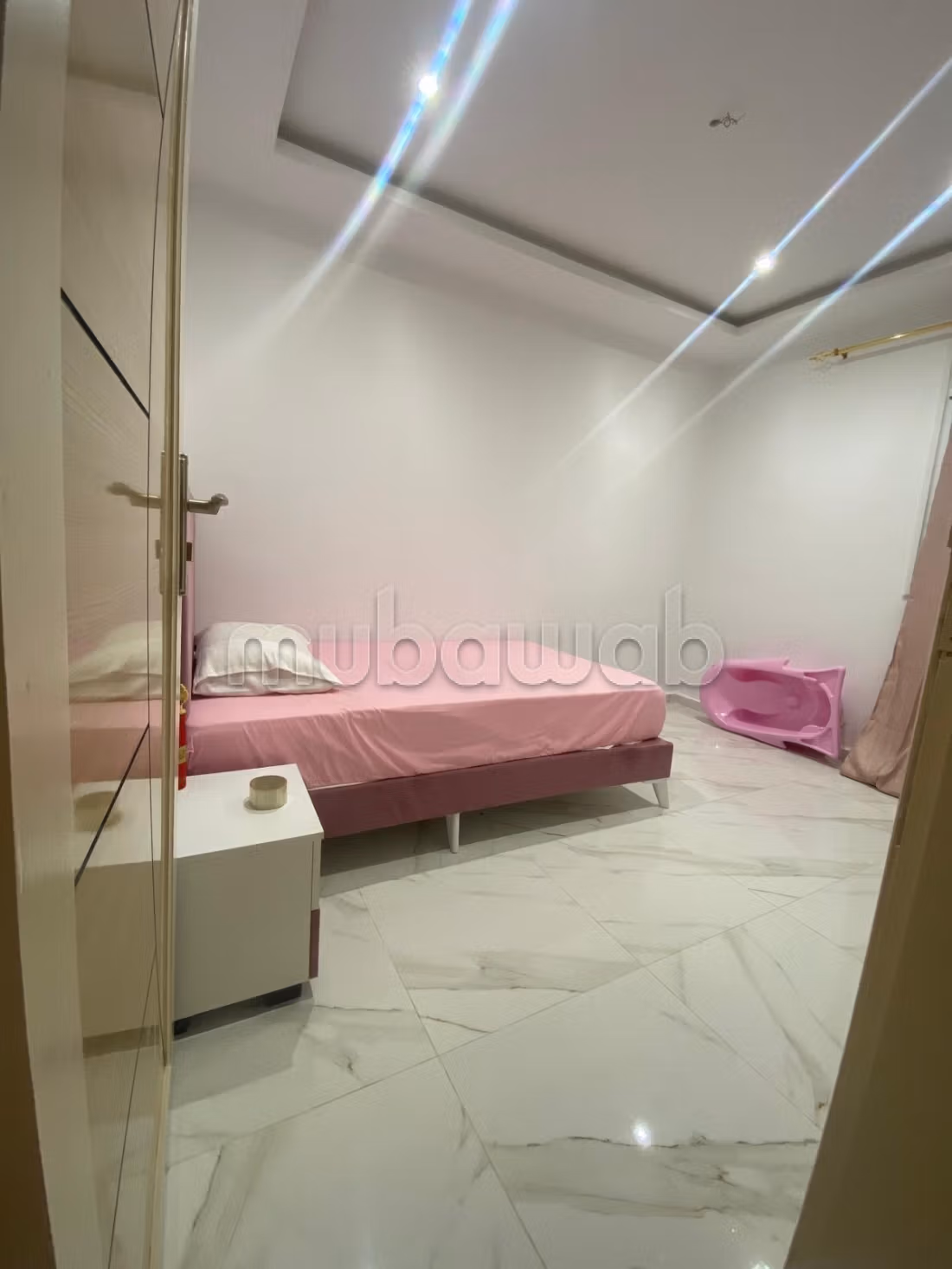 Casa in vendita a Raoued. 5 stanze confortevoli. Terrazza e giardino