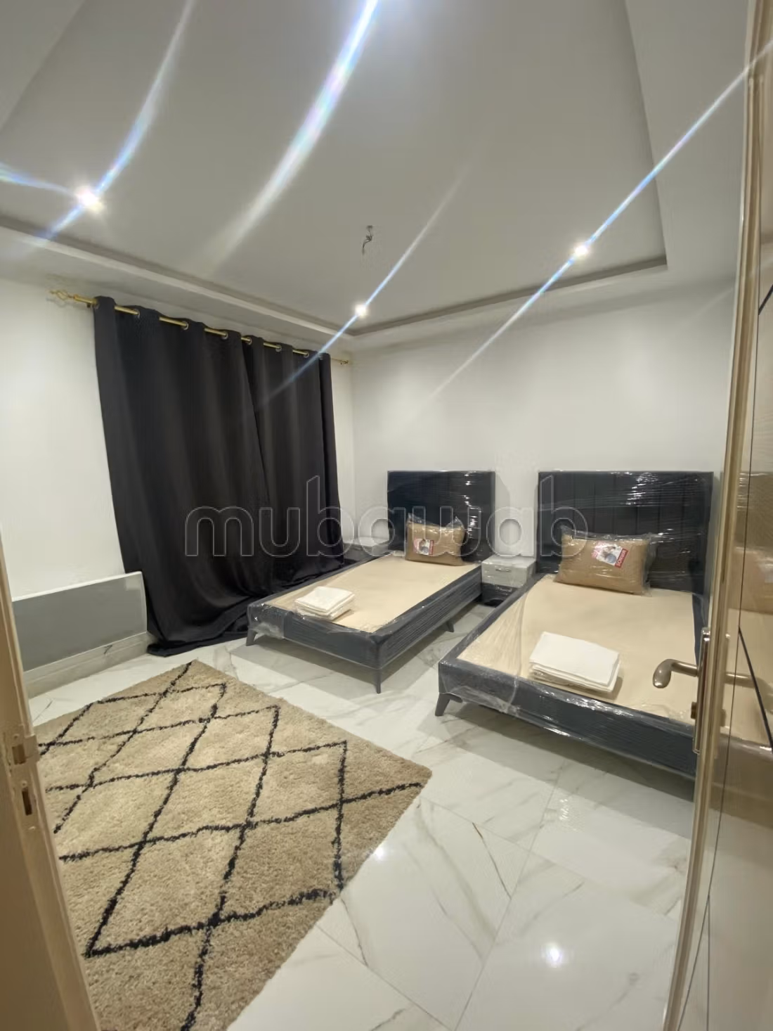Casa in vendita a Raoued. 5 stanze confortevoli. Terrazza e giardino