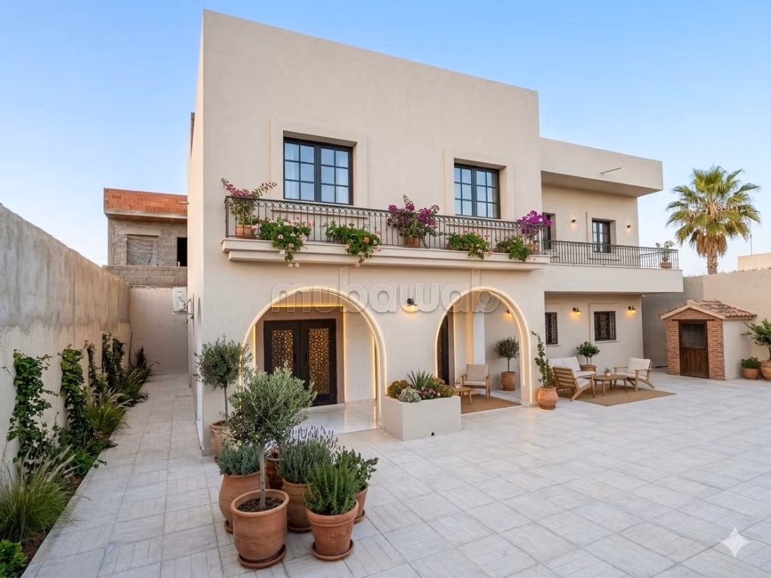 Casa in vendita a Raoued. 5 stanze confortevoli. Terrazza e giardino