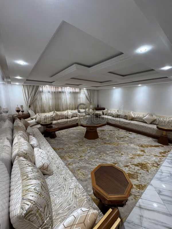 Superbe villa neuve meublée avec piscine en location