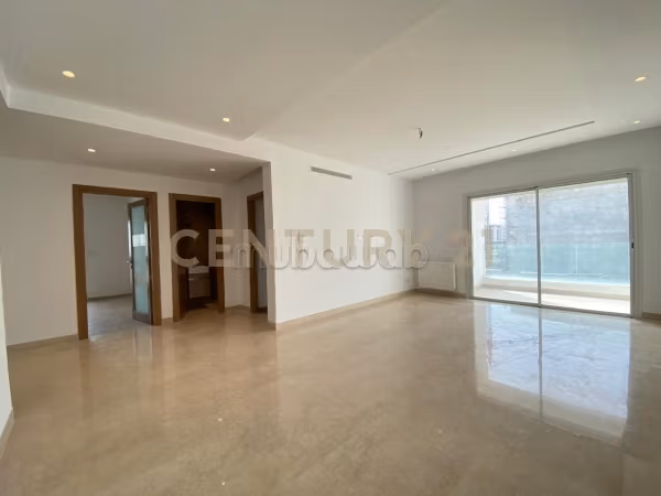 For rent a S4 villa with swimming pool in Chotrana