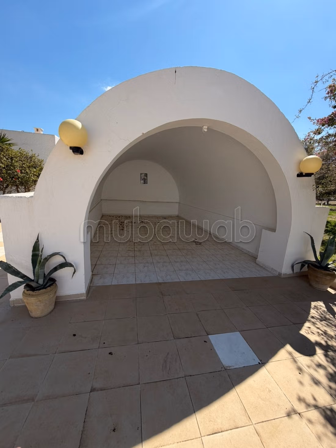 Villa de style djerbienne pieds dans l'eau à sousse