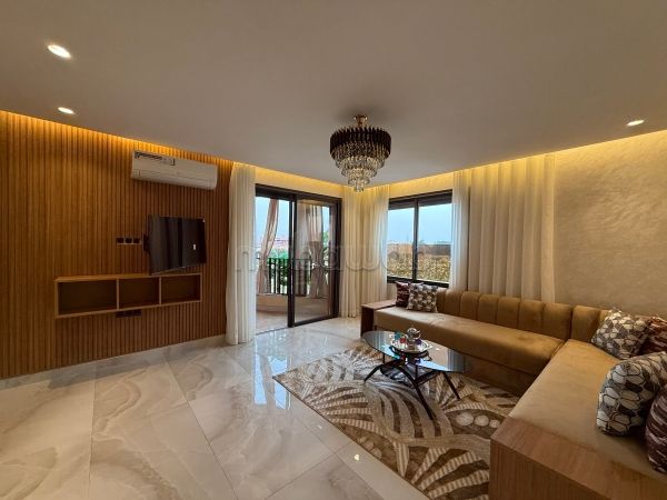 Bel studio à vendre à Guéliz. 
Superficie 55 m². 
Bien meublé