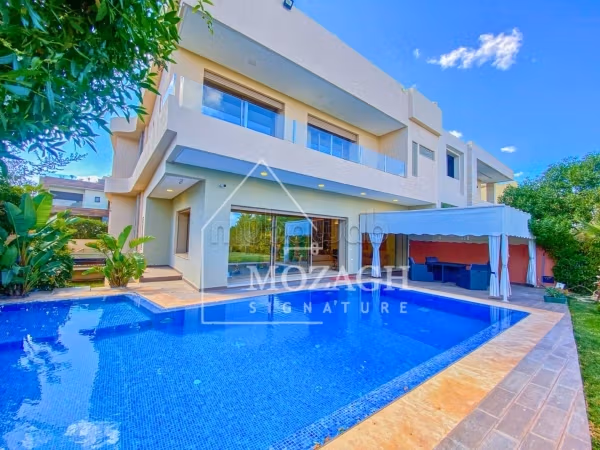 Villa de alto standing en venta en Route Amizmiz. 5 bonitas habitaciones. Servicio de conserjería y aire condicionado