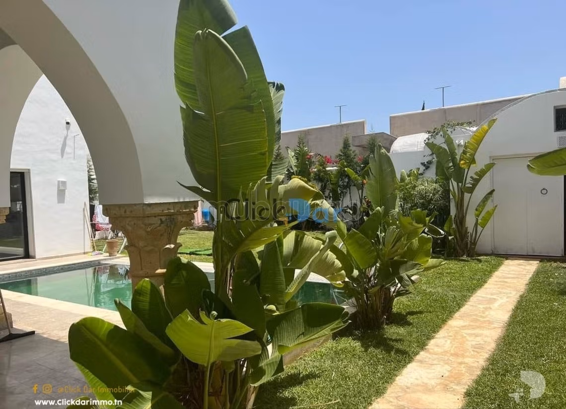 A villa with pool in S4 for rent