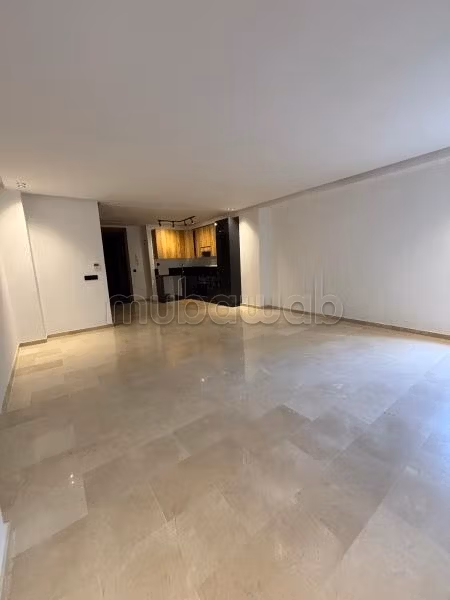 Superbe appartement à vendre à Les Hôpitaux. 1 belle chambre. Prestation de conciergerie, air conditionné