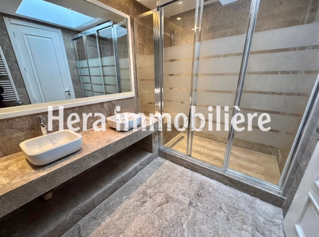 Villa S6 con piscina e vista mare a Gammarth